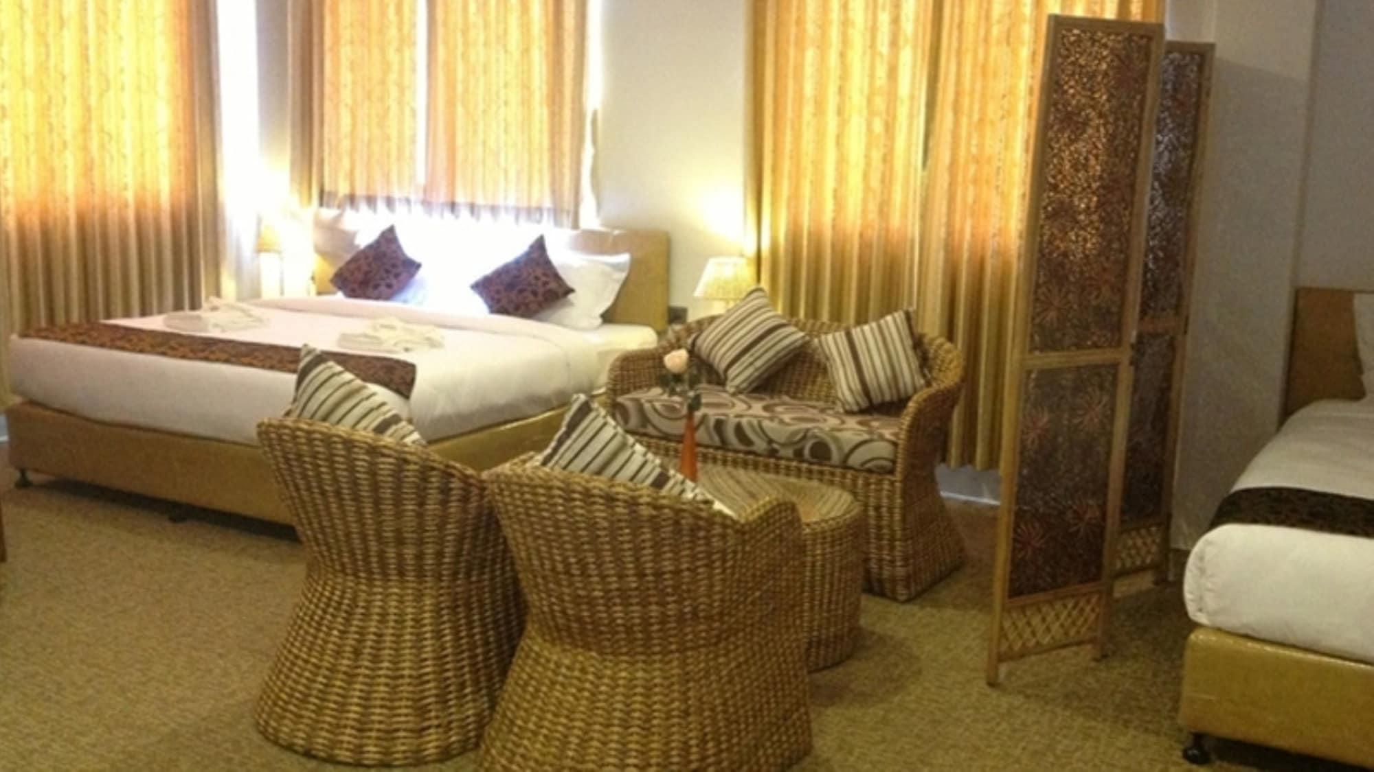 Holiday Hotel Rangun Zewnętrze zdjęcie