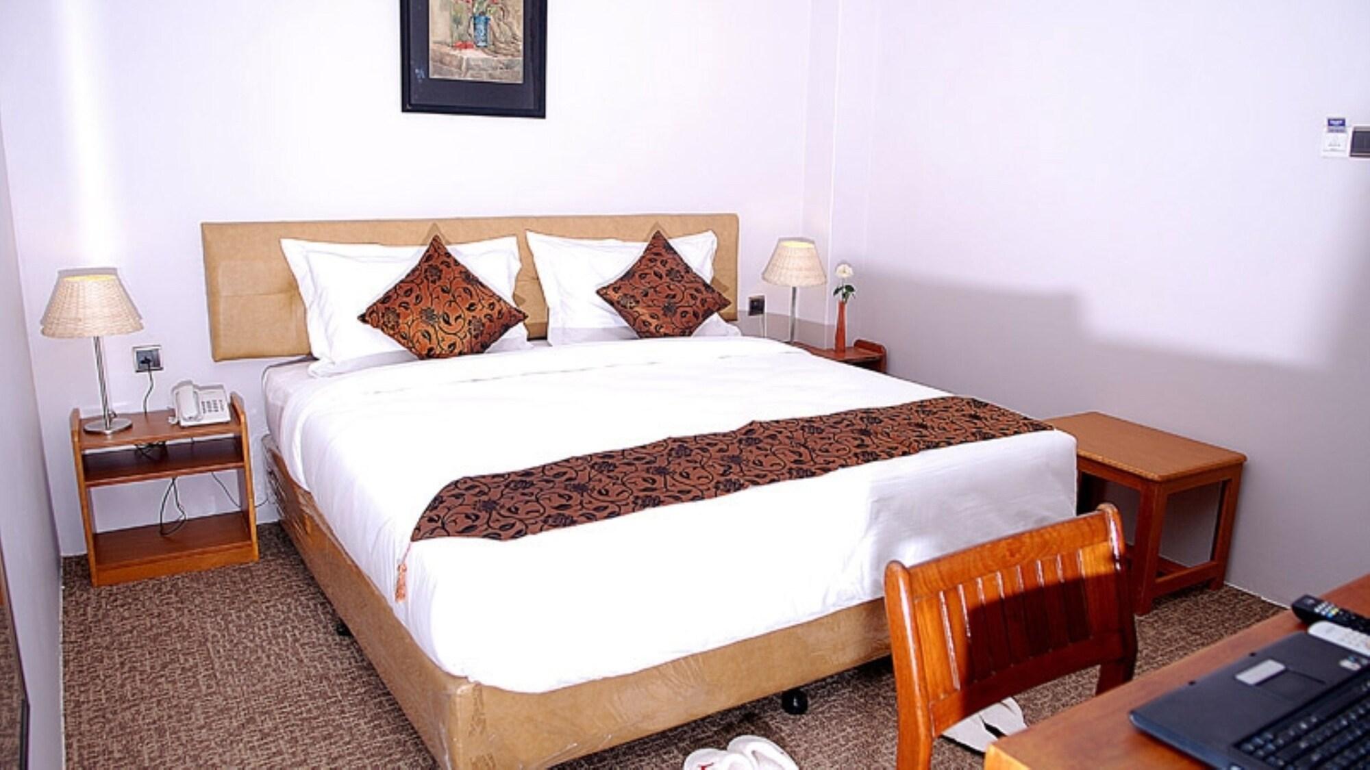 Holiday Hotel Rangun Zewnętrze zdjęcie
