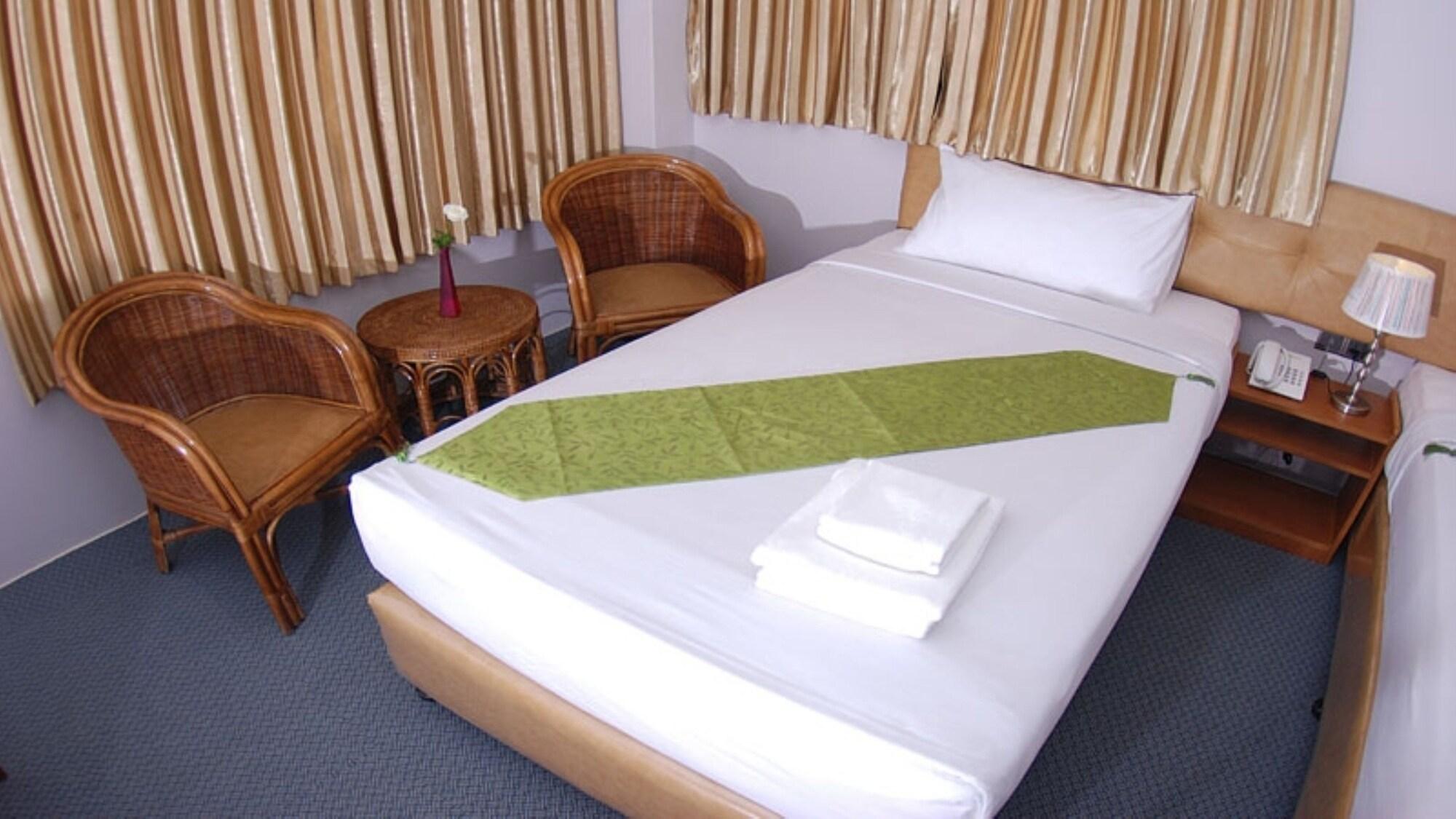 Holiday Hotel Rangun Zewnętrze zdjęcie