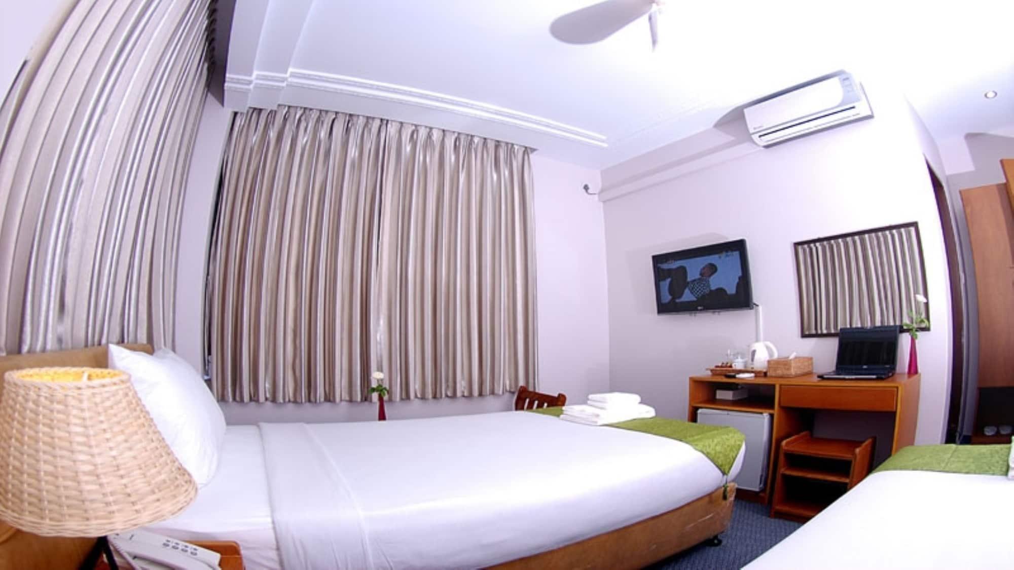 Holiday Hotel Rangun Zewnętrze zdjęcie