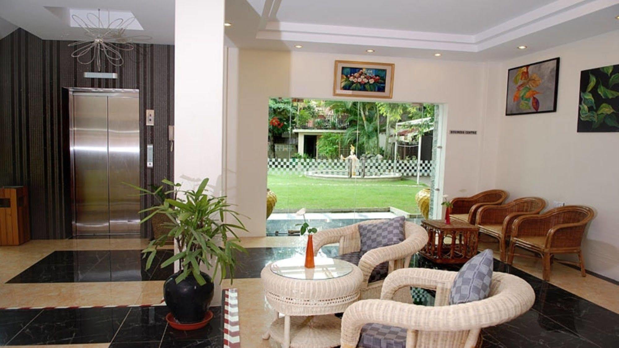 Holiday Hotel Rangun Zewnętrze zdjęcie